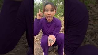 Single mom show SMART idea for SURVIVAL in forest #camping #outdoor #bushcraft #survival #shotrs