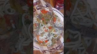 Лагман - одно из лучших блюд в Центральной Азии. Главная особенность - лапша, вытянутая вручную.