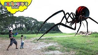 GIANT INSECTS Invasion! Skyheart and Daddy battles huge creatures insects water war