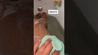 A body scrubber that ACTUALLY exfoliates #dryskincareroutine #cleanerproducts #showertok #bathtok