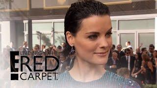 Jaimie Alexander Hypes "Blindspot" at 2015 Emmys | Live at the Red Carpet | E! News